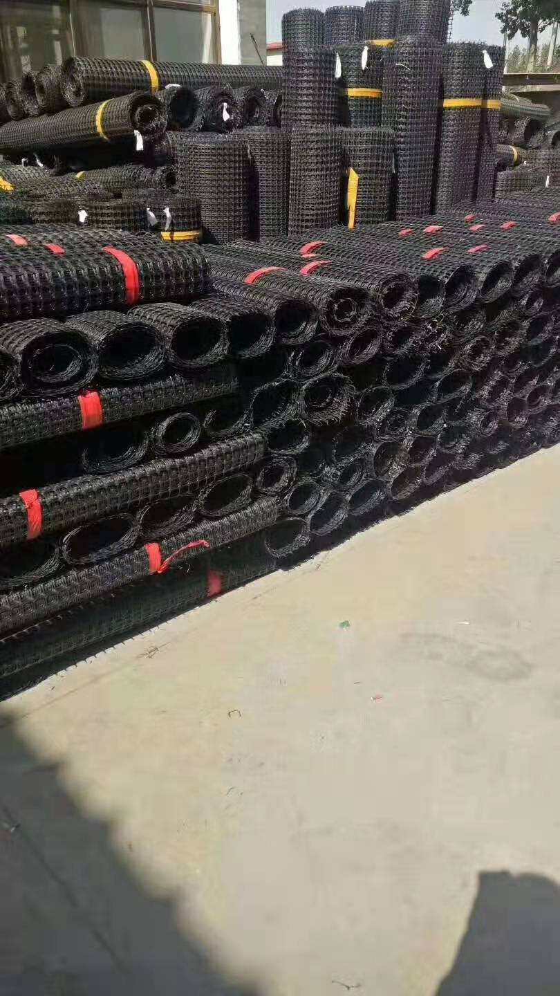 塑料土工(gong)格(ge)柵(shan)